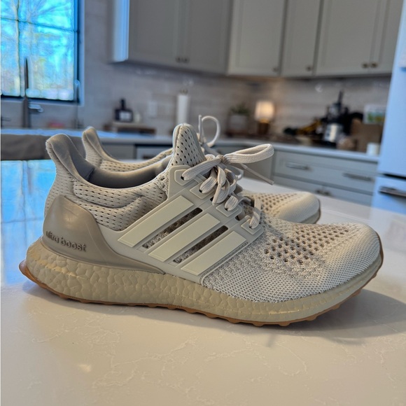 Adidas men’s Ultraboost Beige Sneakers size M8 brand new - Picture 2 of 7